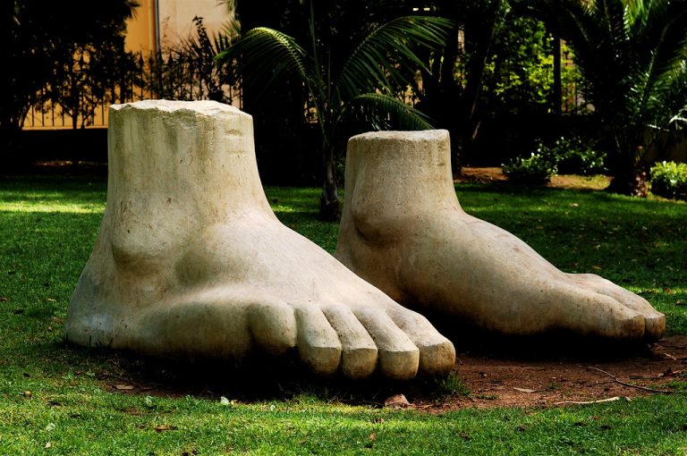 Video of a man who brags about being a Chiropodist and not a Podiatrist